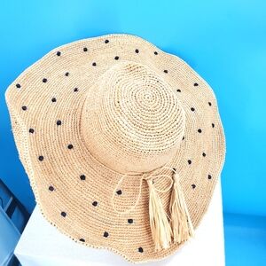 Mar Y Sol beach and gardening hat